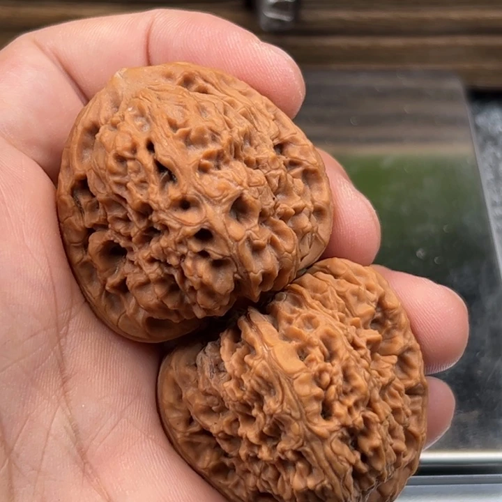 文玩核桃吊坠404号三角南疆全品