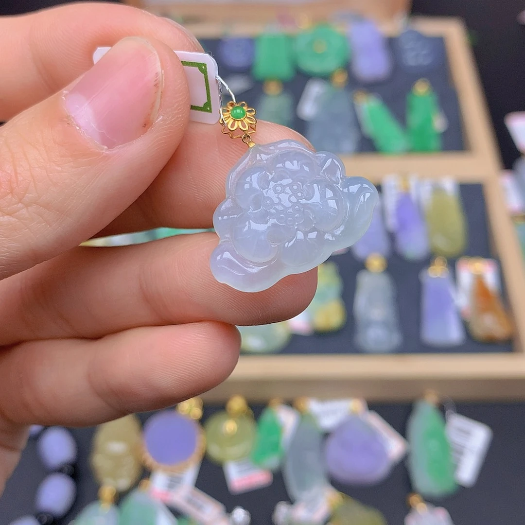 翡翠颈饰18K金镶嵌翡翠