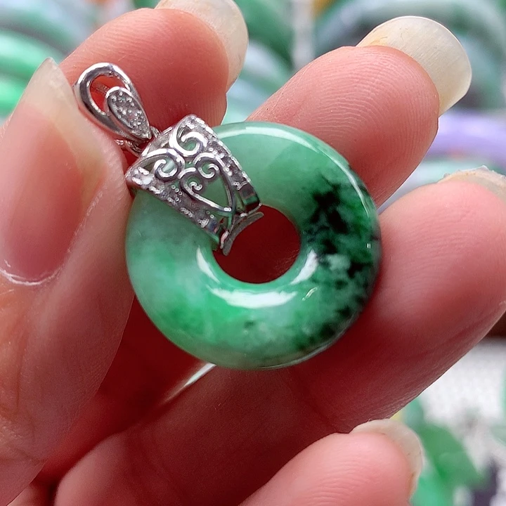 翡翠银S925镶嵌颈饰翡翠