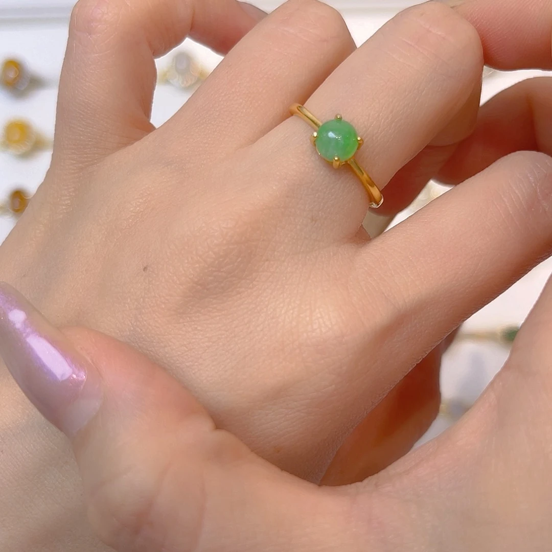 翡翠戒指银S925镶嵌。几。