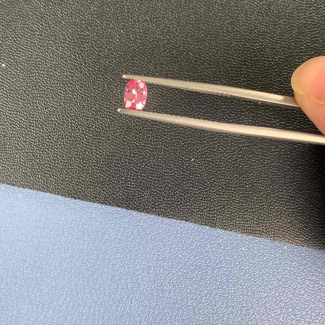 尖晶石裸石未镶嵌53分 无烧莲花