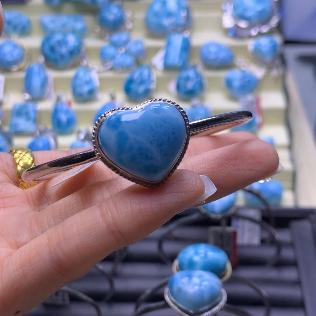 针钠钙石（海纹石）未镶嵌手镯爱心手镯色差略异