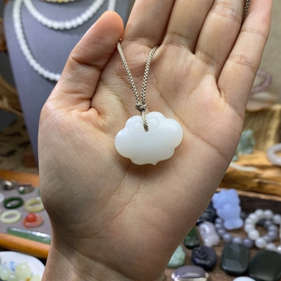 颈饰未镶嵌和田玉噜***啦