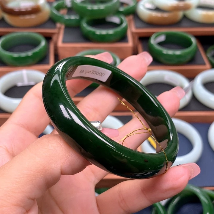 未镶嵌手镯和田玉（碧玉）