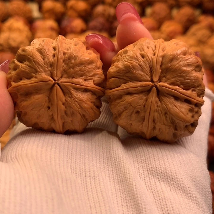 文玩核桃吊坠18……..