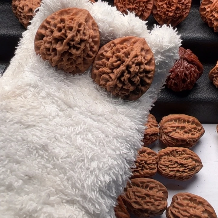 此***海文玩核桃把件秦闷