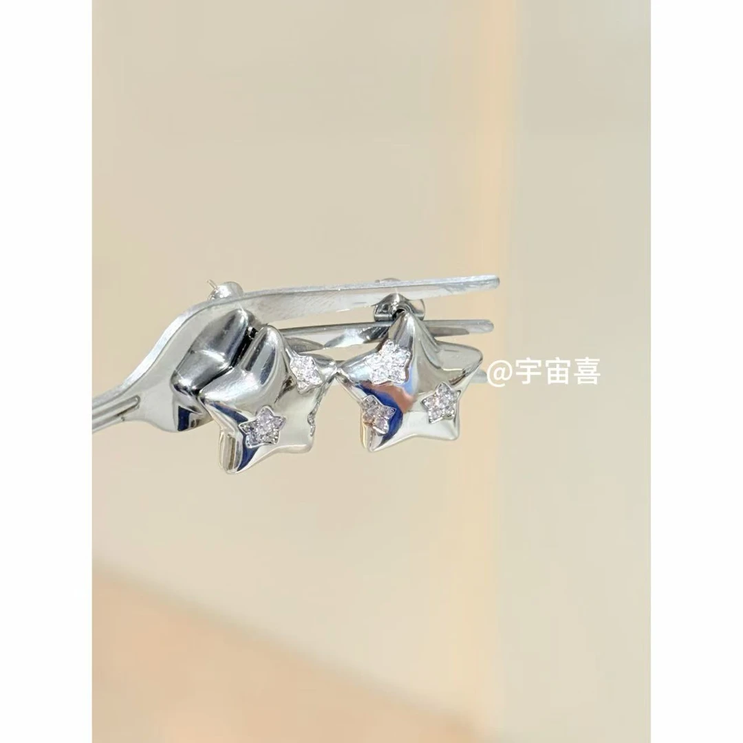 铜合金锆石耳饰  I1-070【银色圆鼓鼓五角星白锆耳钉】