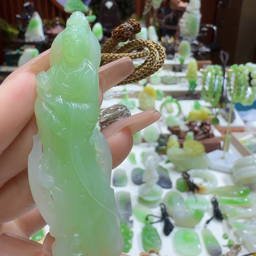 和田玉（翠青玉）未镶嵌挂件翠青观音