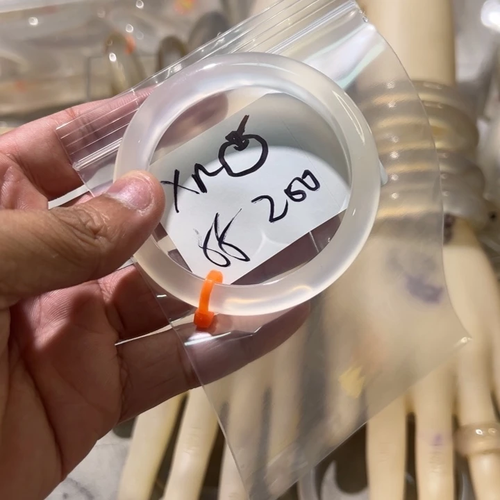 x****手镯玛瑙/玉髓未镶嵌2单发一根