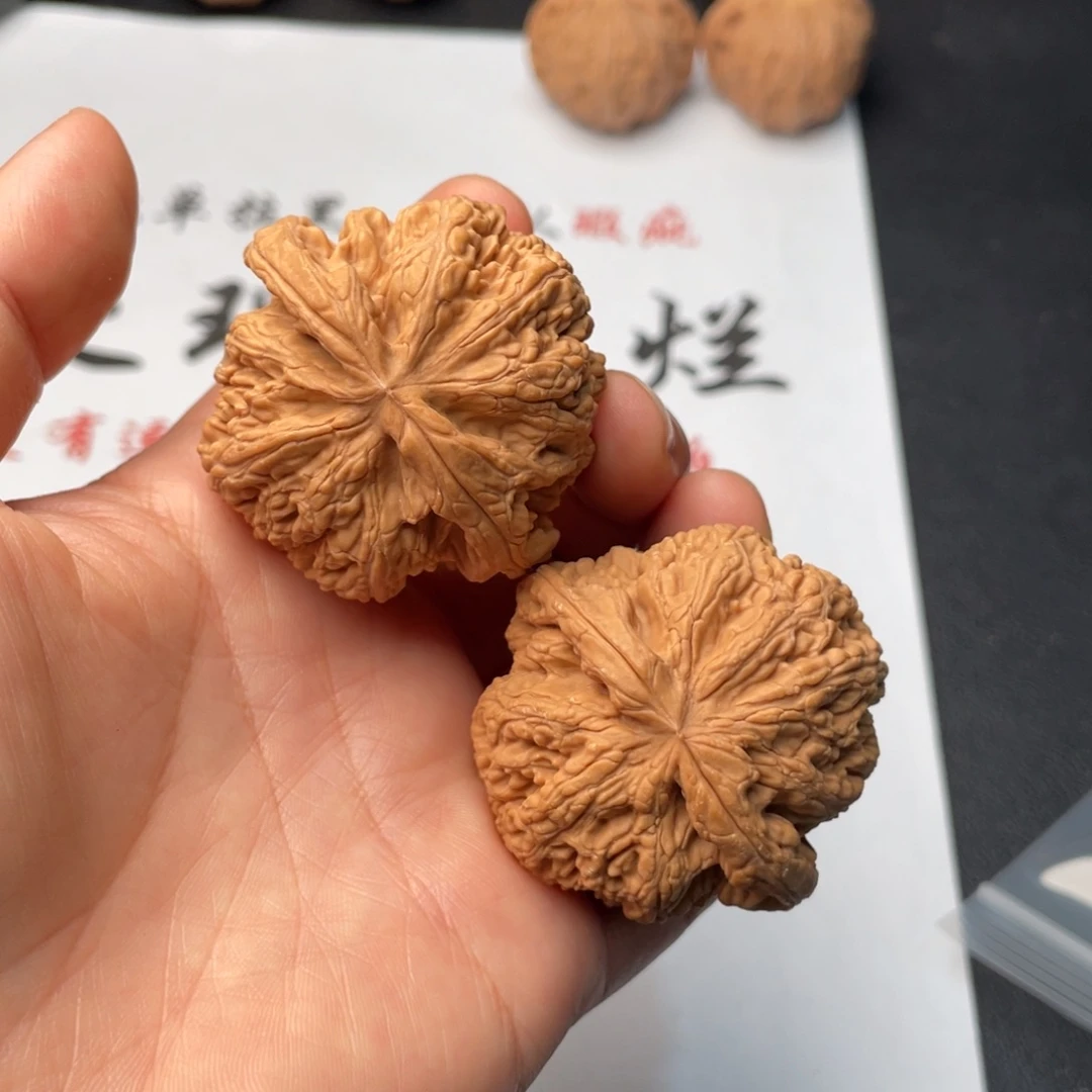 把件文玩核桃397。45粗筋有瑕疵