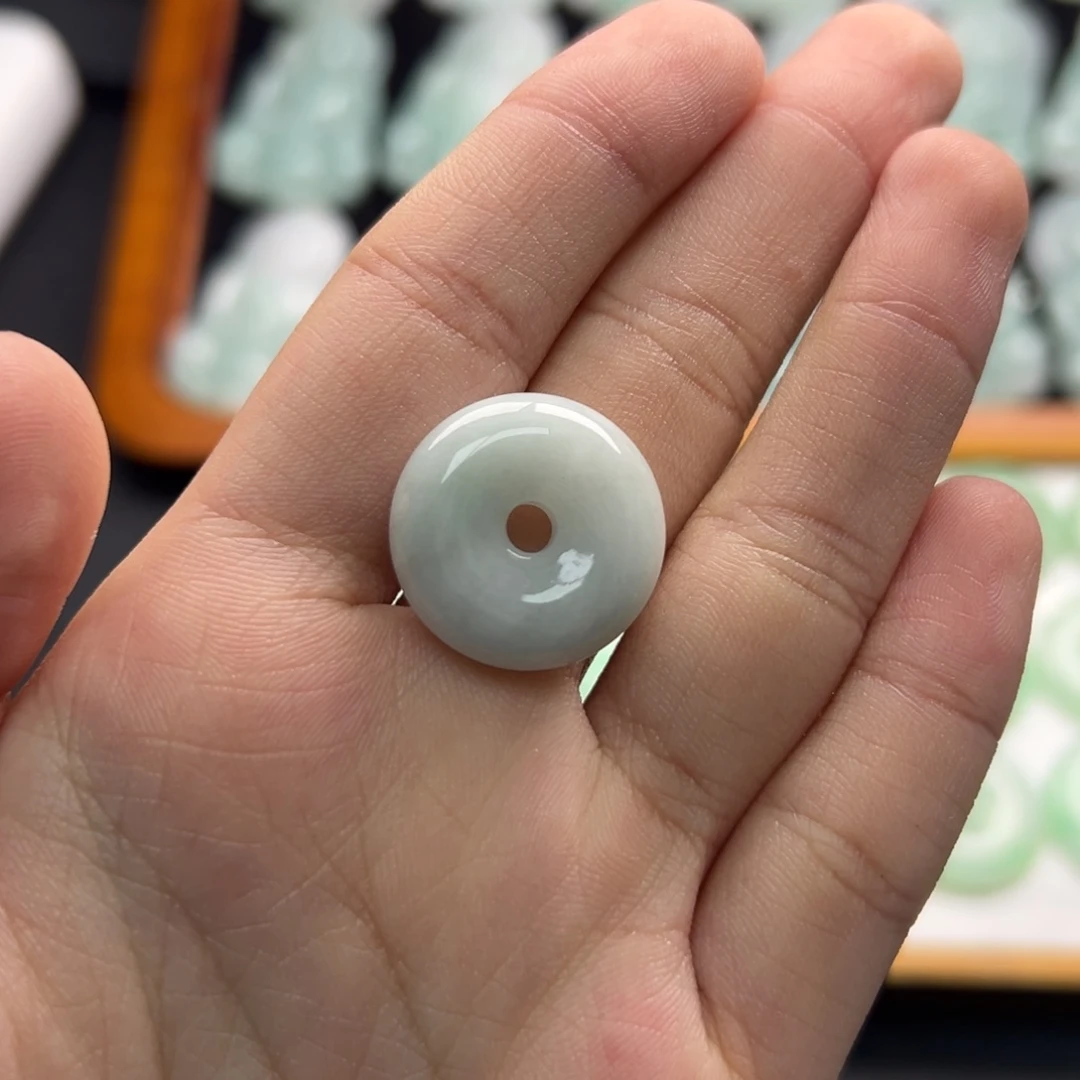 颈饰未镶嵌翡翠平安