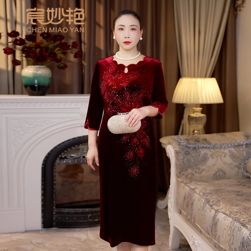 宸妙艳高贵金丝绒连衣裙丈母娘小个子喜婆婆妈妈婚宴礼服改良旗袍