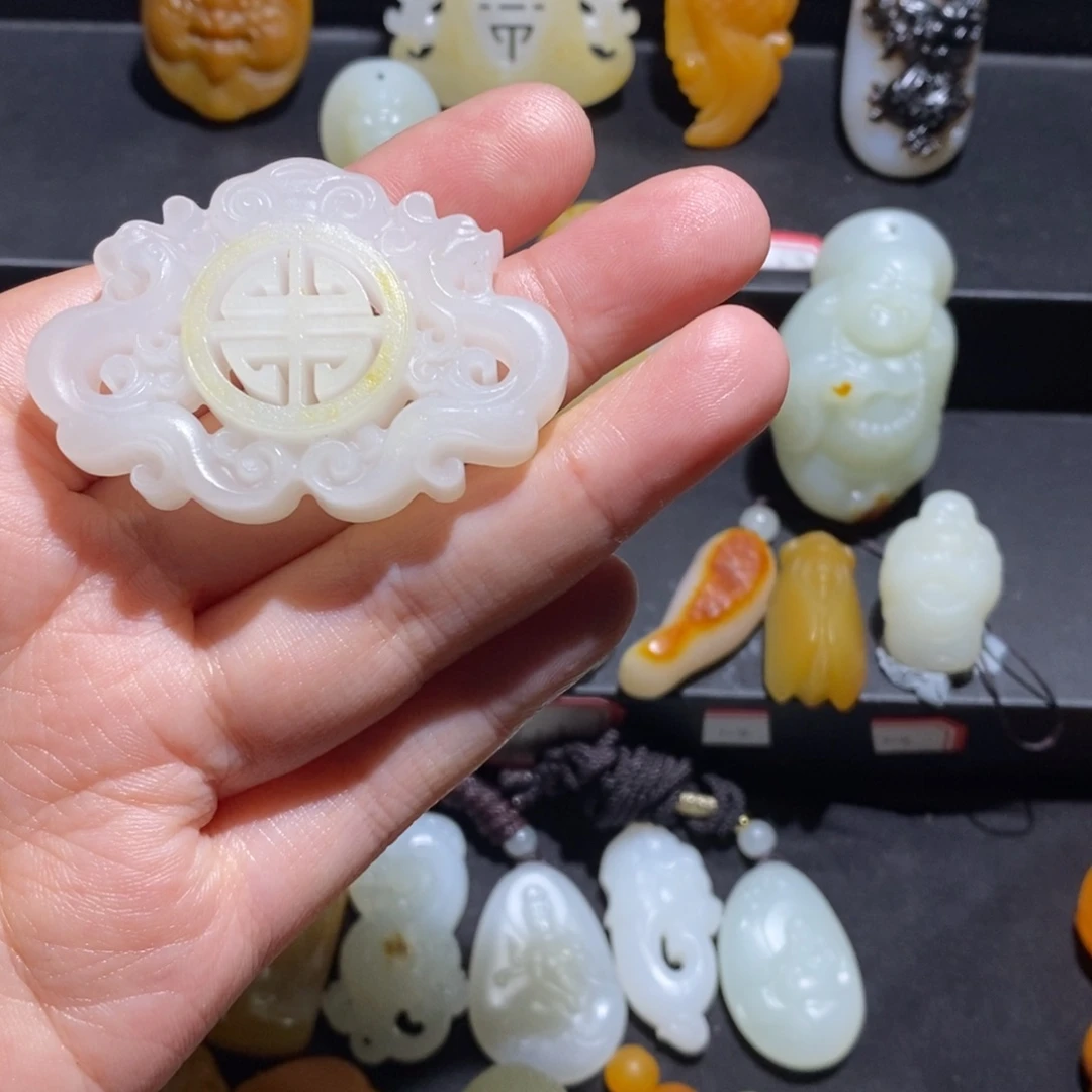 文***神颈饰未镶嵌和田玉