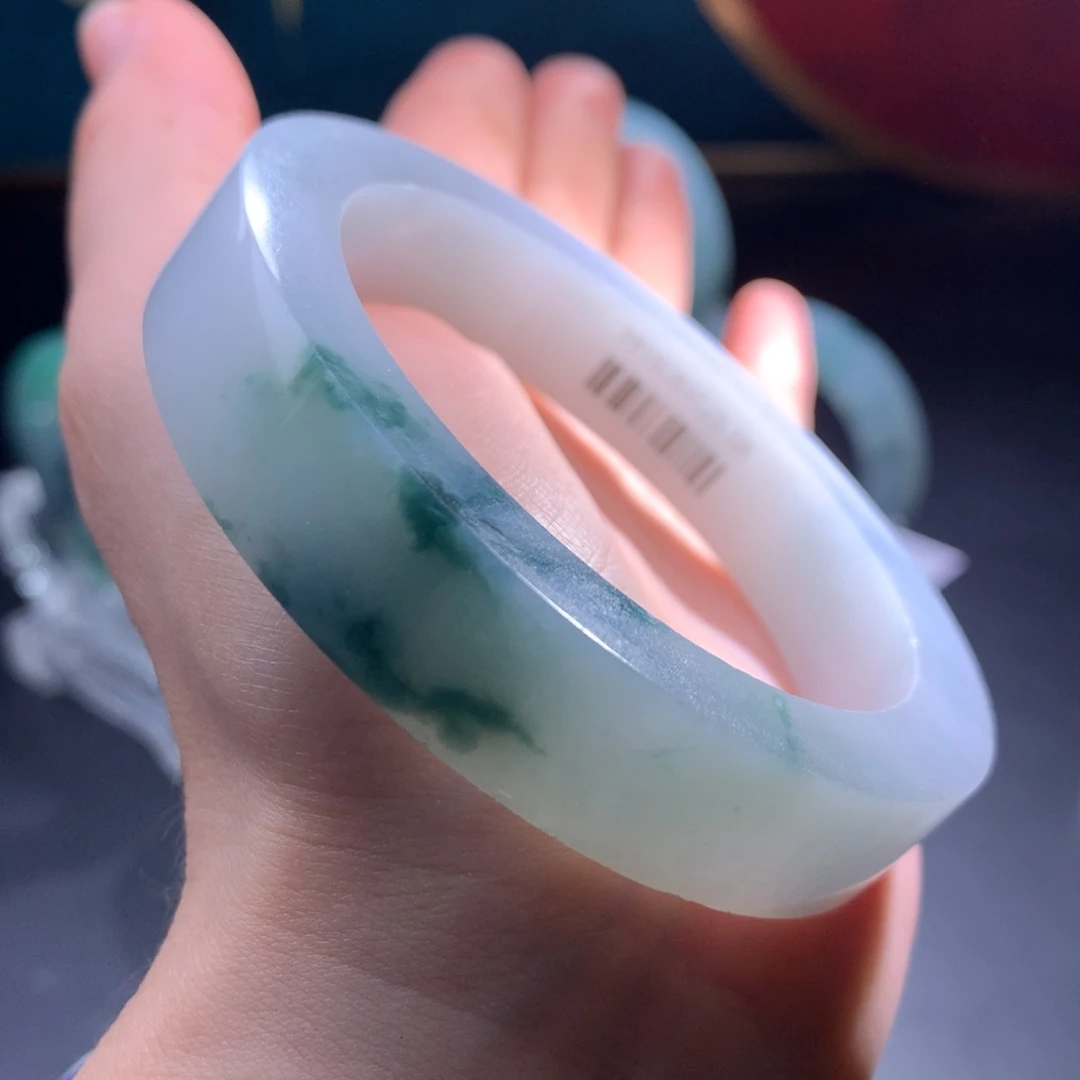 未镶嵌特价冰胶白底飘花定制翡翠