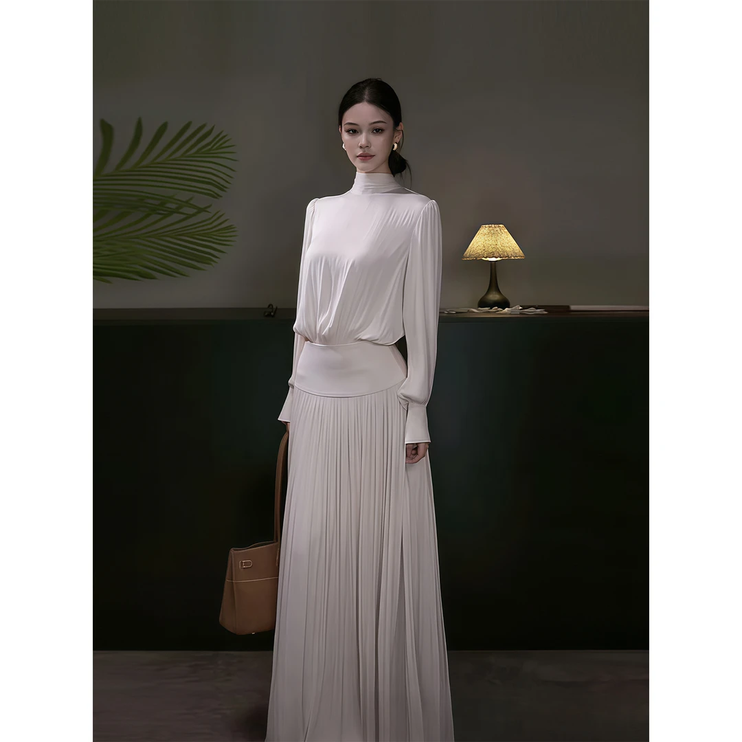 纯欲气质半高领长袖连衣裙女秋季新款收腰显瘦小众设计感A字长裙