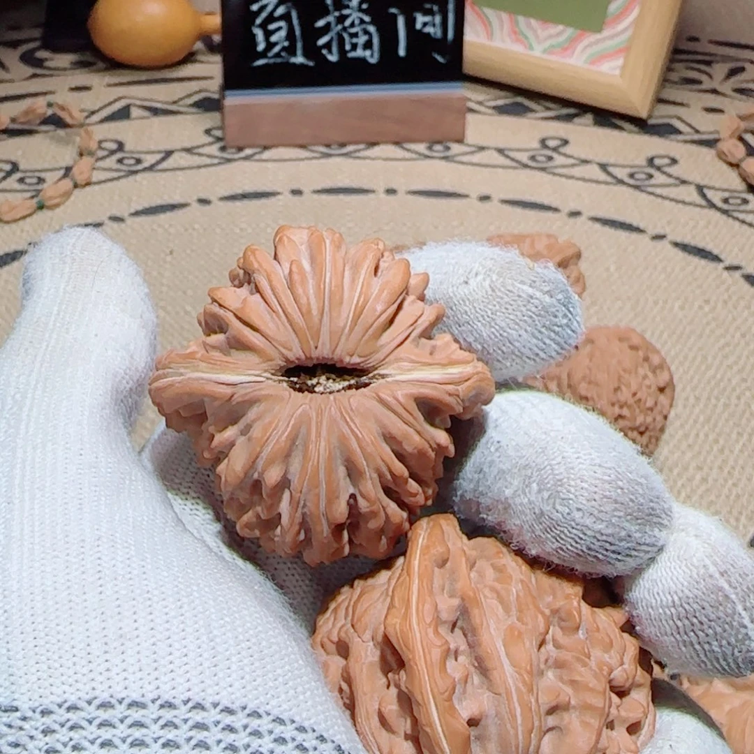 旺***奶吊坠文玩核桃精品
