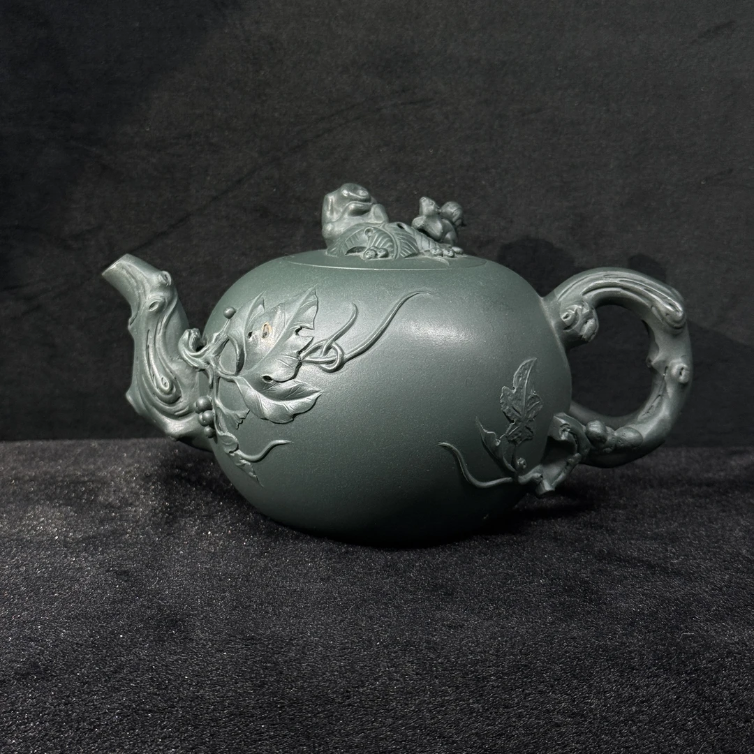21/SLB023/桑黎兵/紫砂壶松鼠葡萄/古绿泥