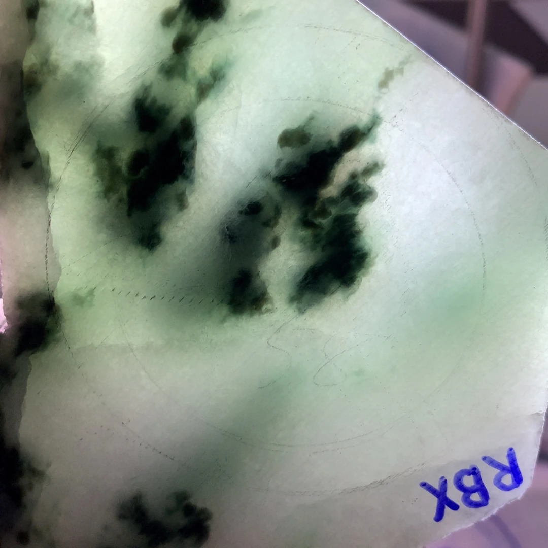 定制翡翠未镶嵌翡翠手镯