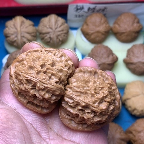 文玩核桃把件42尺三角白