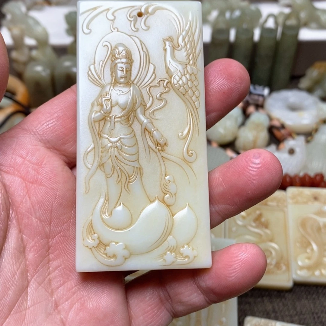 和田玉颈饰未镶嵌日**堂