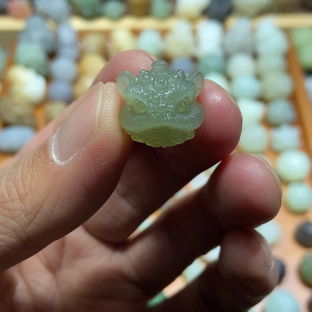 和田玉未镶嵌颈饰定制