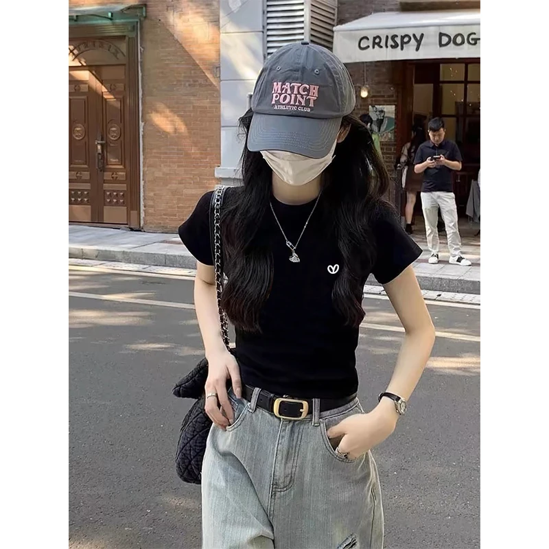 夏日多巴胺穿搭短款辣妹上衣设计感小众t恤女短袖正肩黑色洋气ins