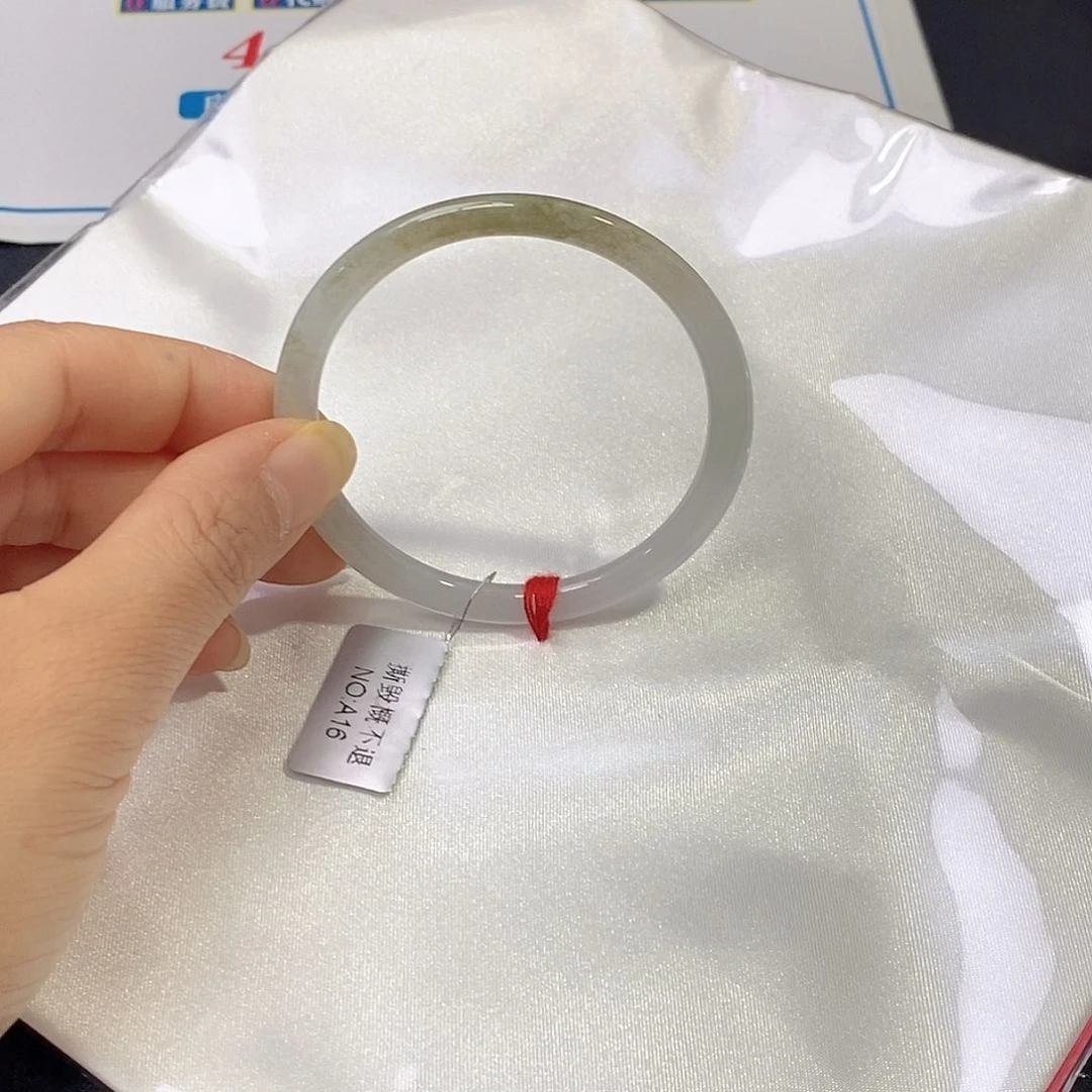 翡翠未镶嵌手镯52