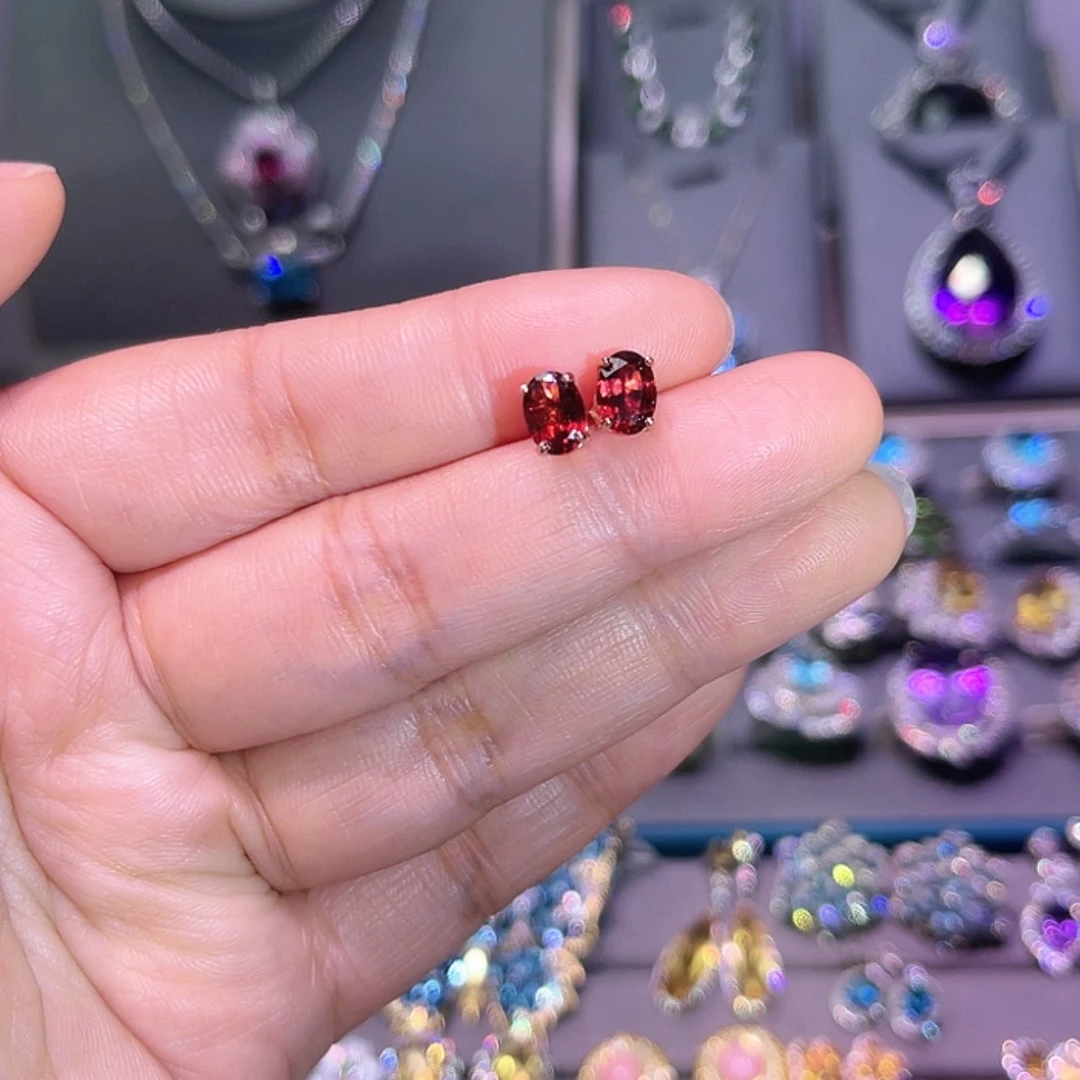 【闪购商品】石榴石耳饰银S925镶嵌