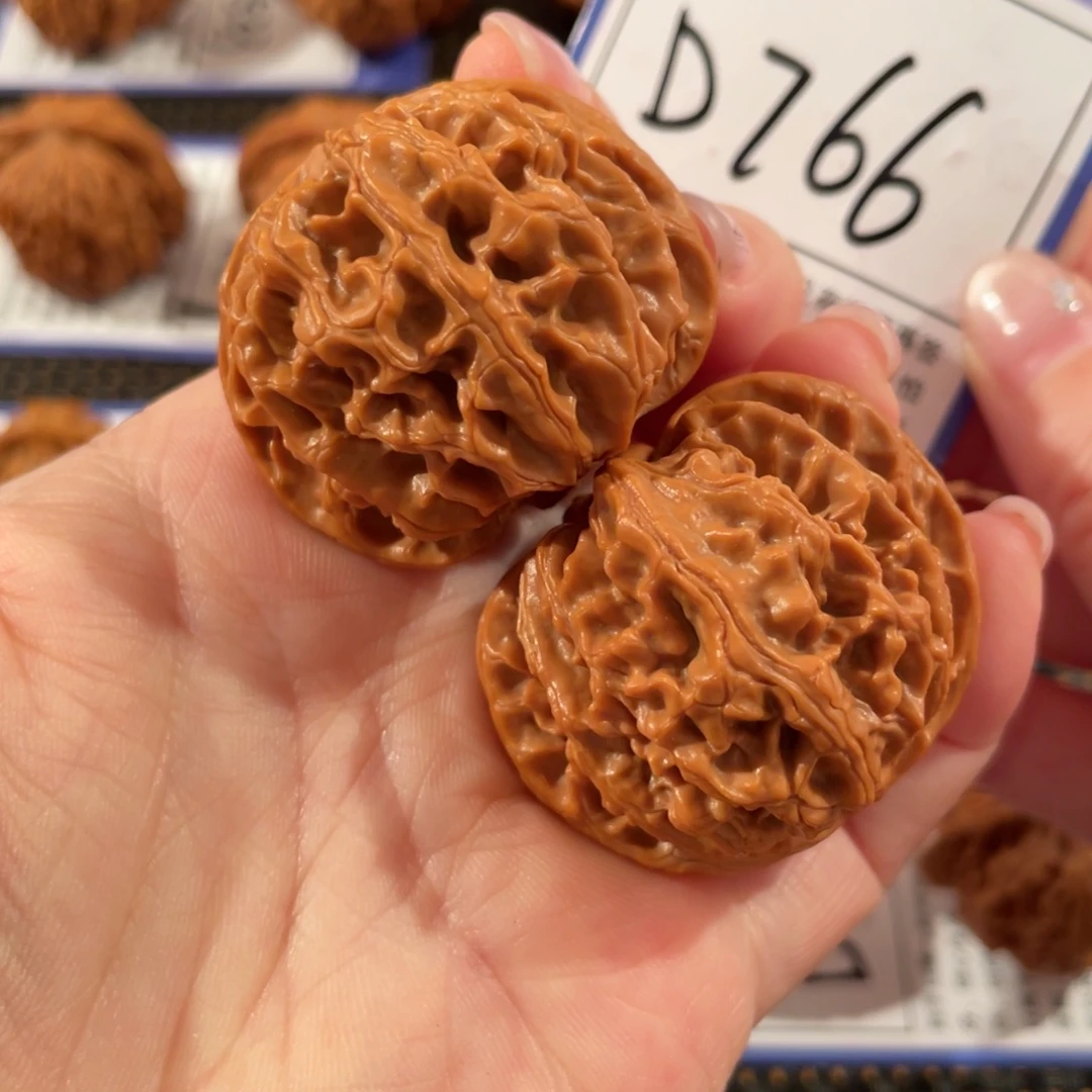 文玩核桃把件D766苹果园40