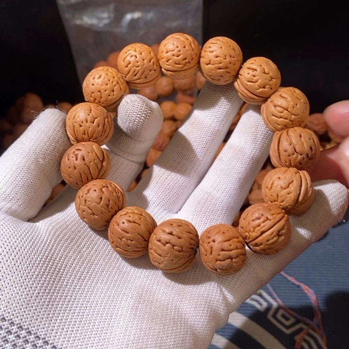 文玩核桃手串……64