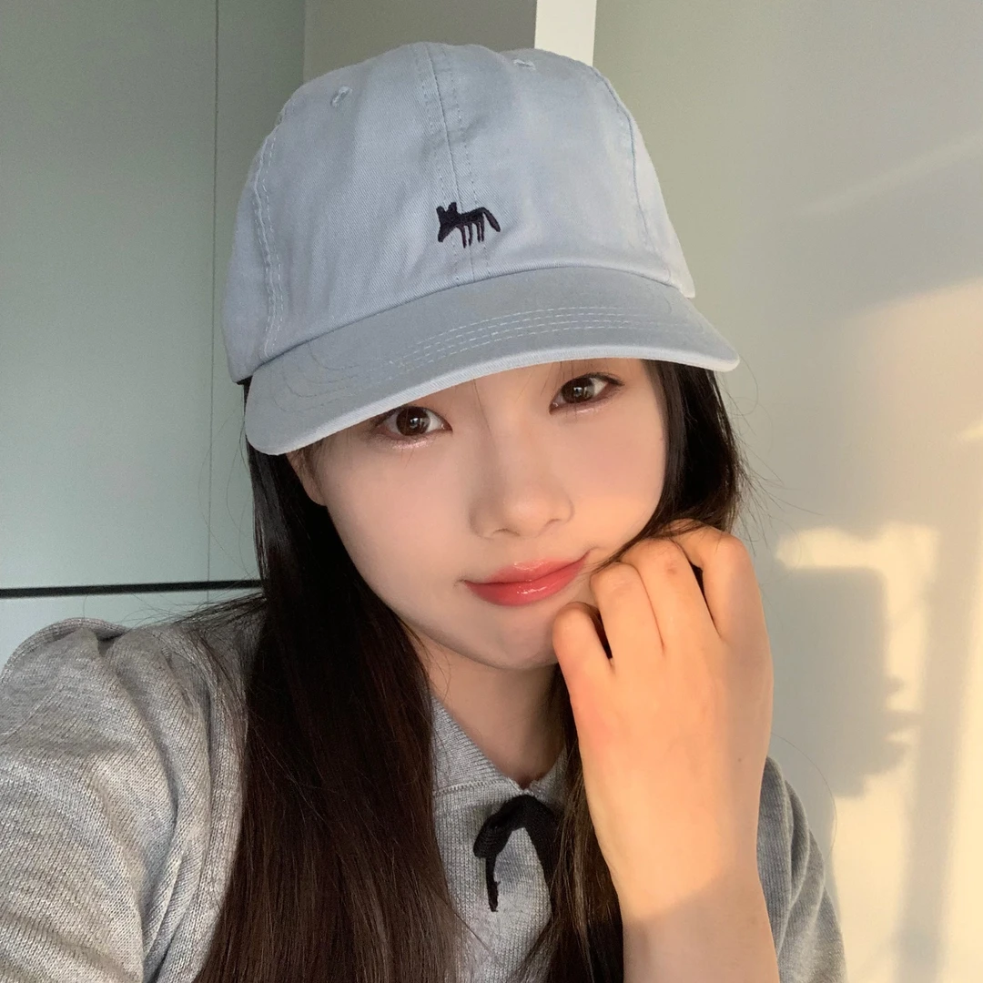 百搭字母刺绣棒球帽情侣夏季棒球帽休闲韩版女士刺绣帽子红色