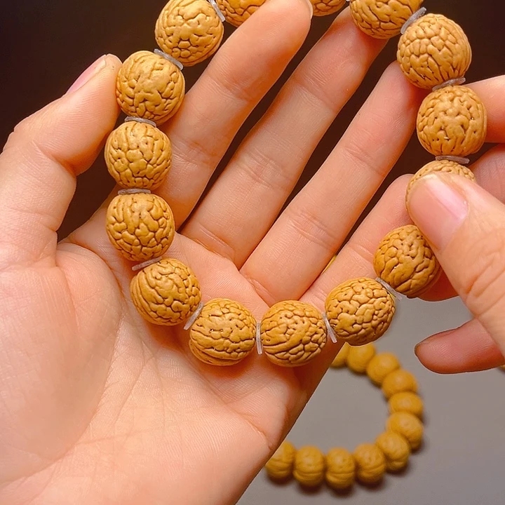 吊坠桃核铁扇公主