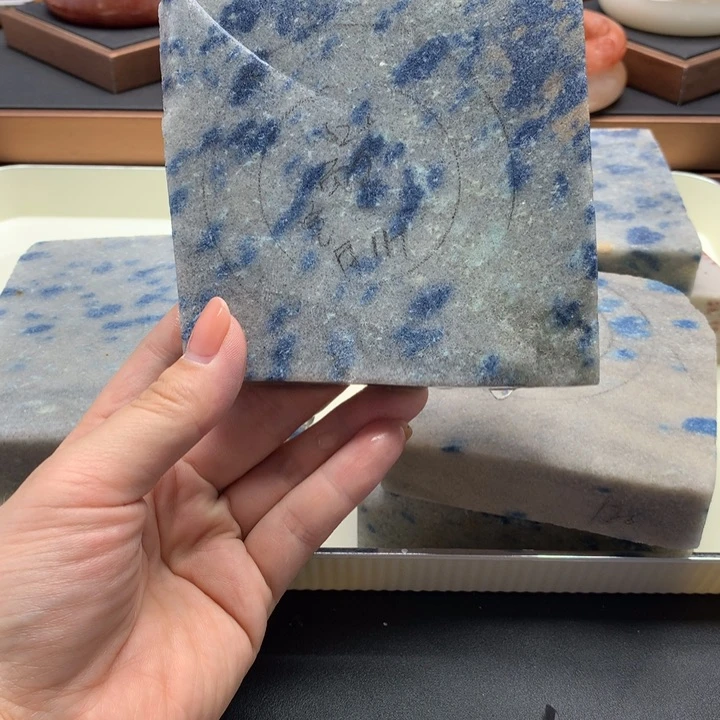 石英质玉（佘太翠）手镯未镶嵌