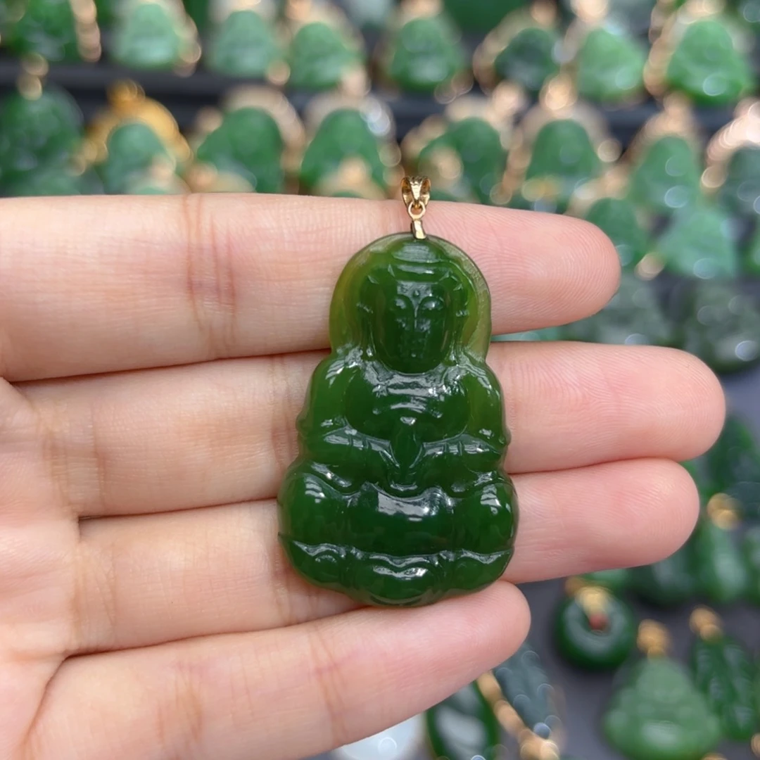 颈饰18K金镶嵌和田玉（碧玉）