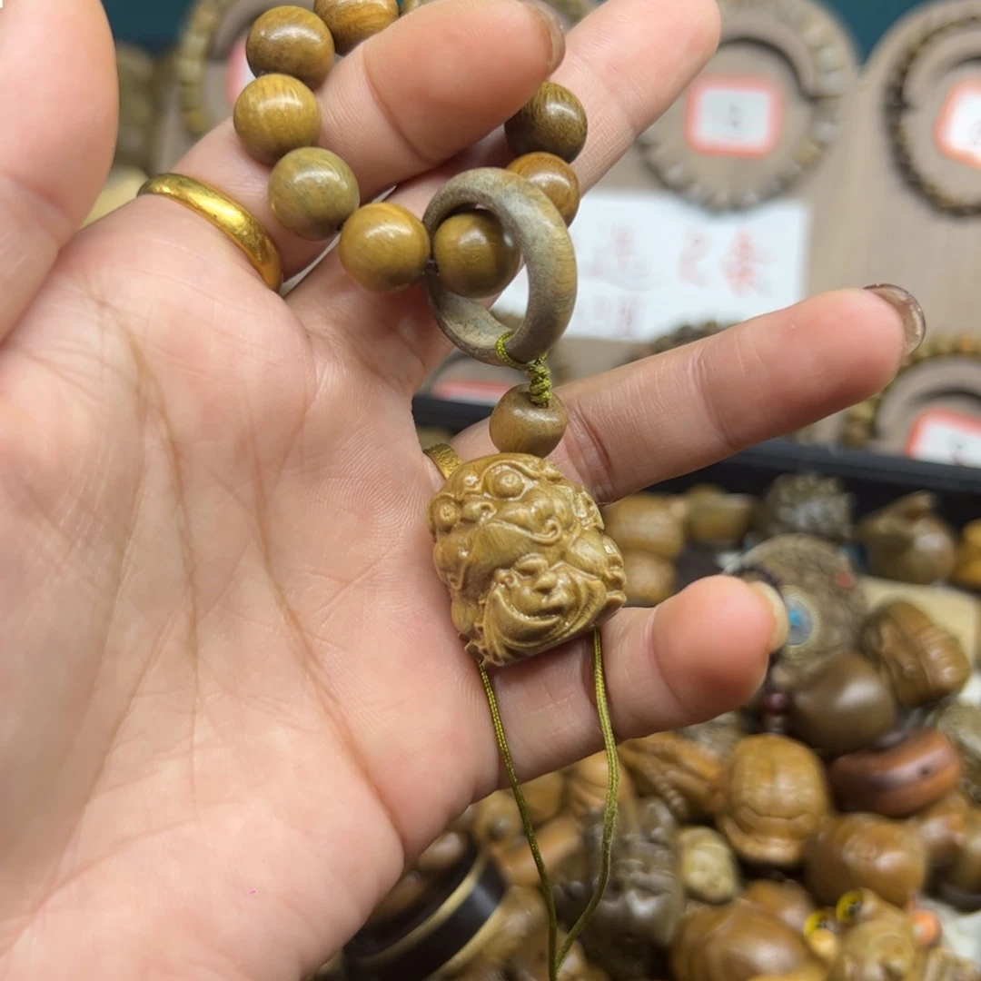 维腊木（绿檀）无事牌