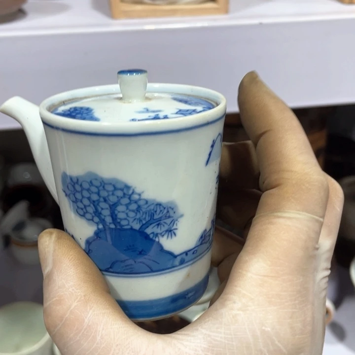 用****1新亿阁祝福大家新年快乐