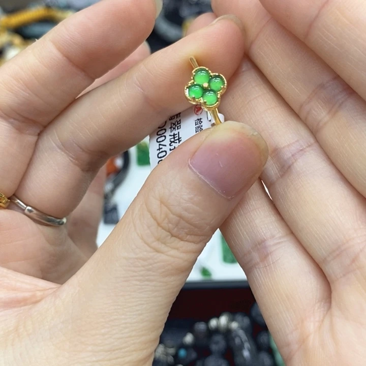 颈饰未镶嵌翡翠戒指8