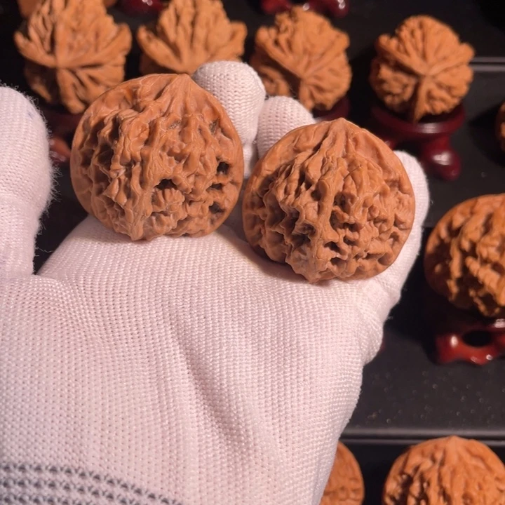 文玩核桃吊坠40官帽