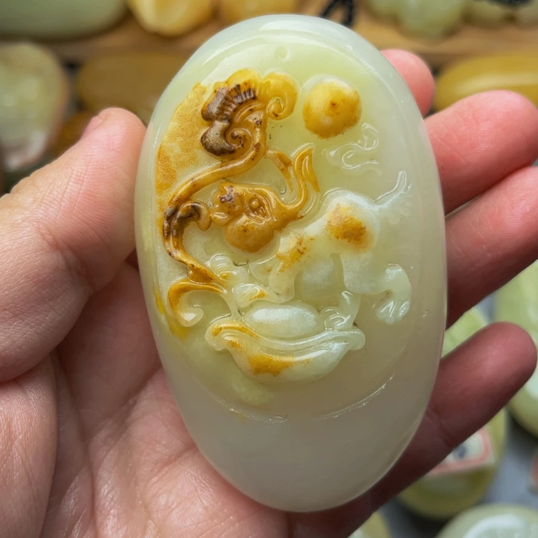 石材方解石手把件兔