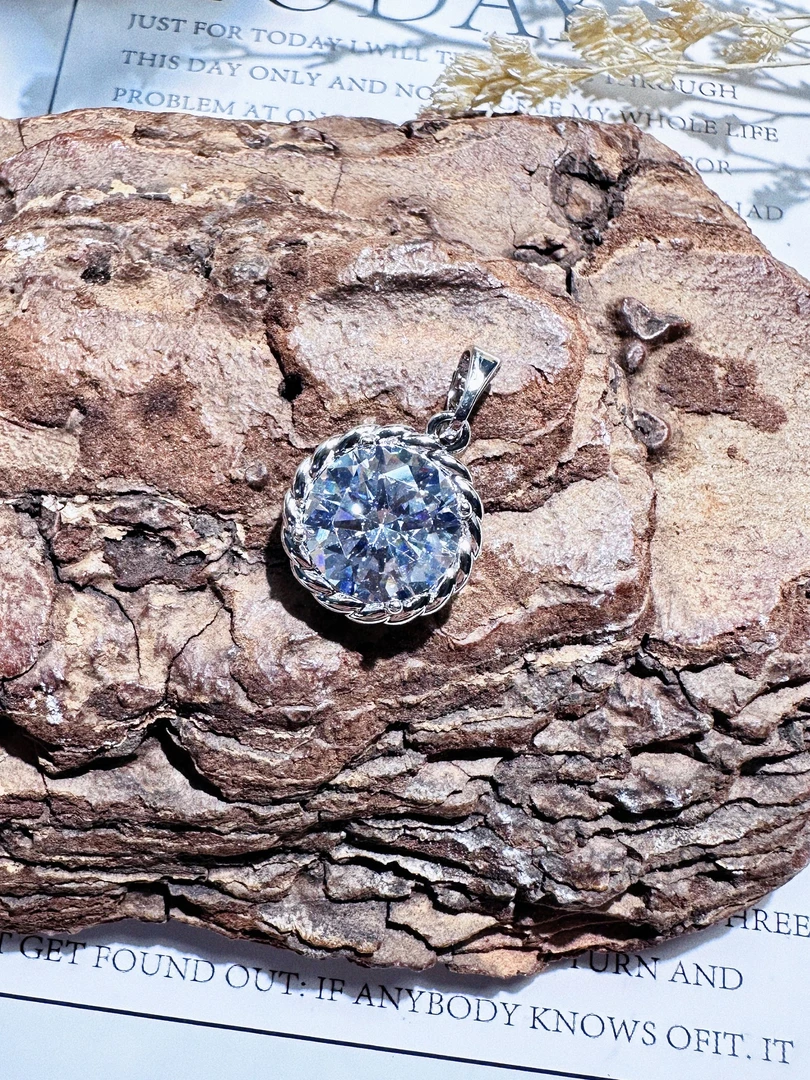 白吊坠圆款高货——————