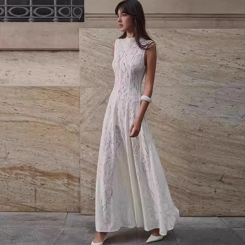 2025年夏越南连衣裙订婚领证白色绣花蕾丝无袖内搭吊带时尚显瘦