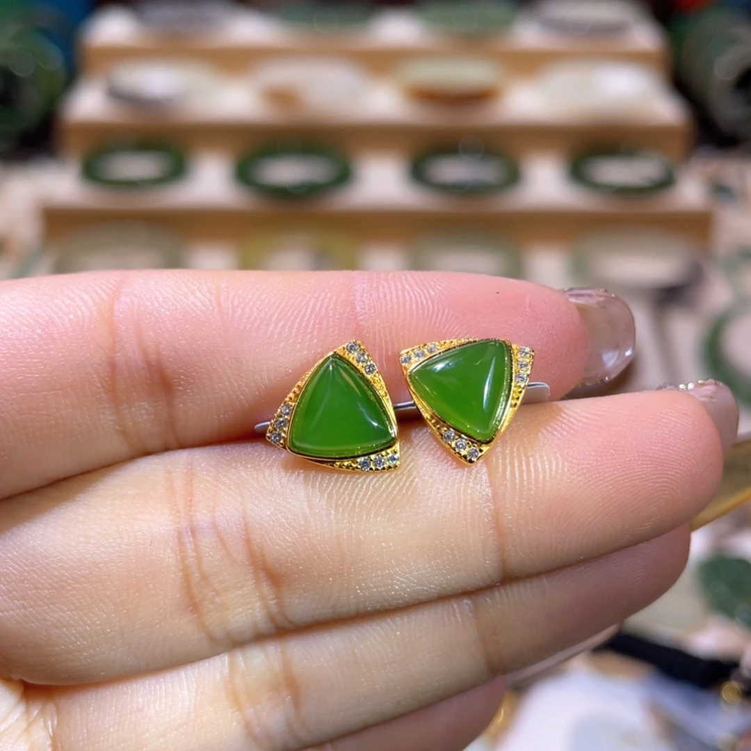 和田玉高品果绿耳钉银S925镶嵌