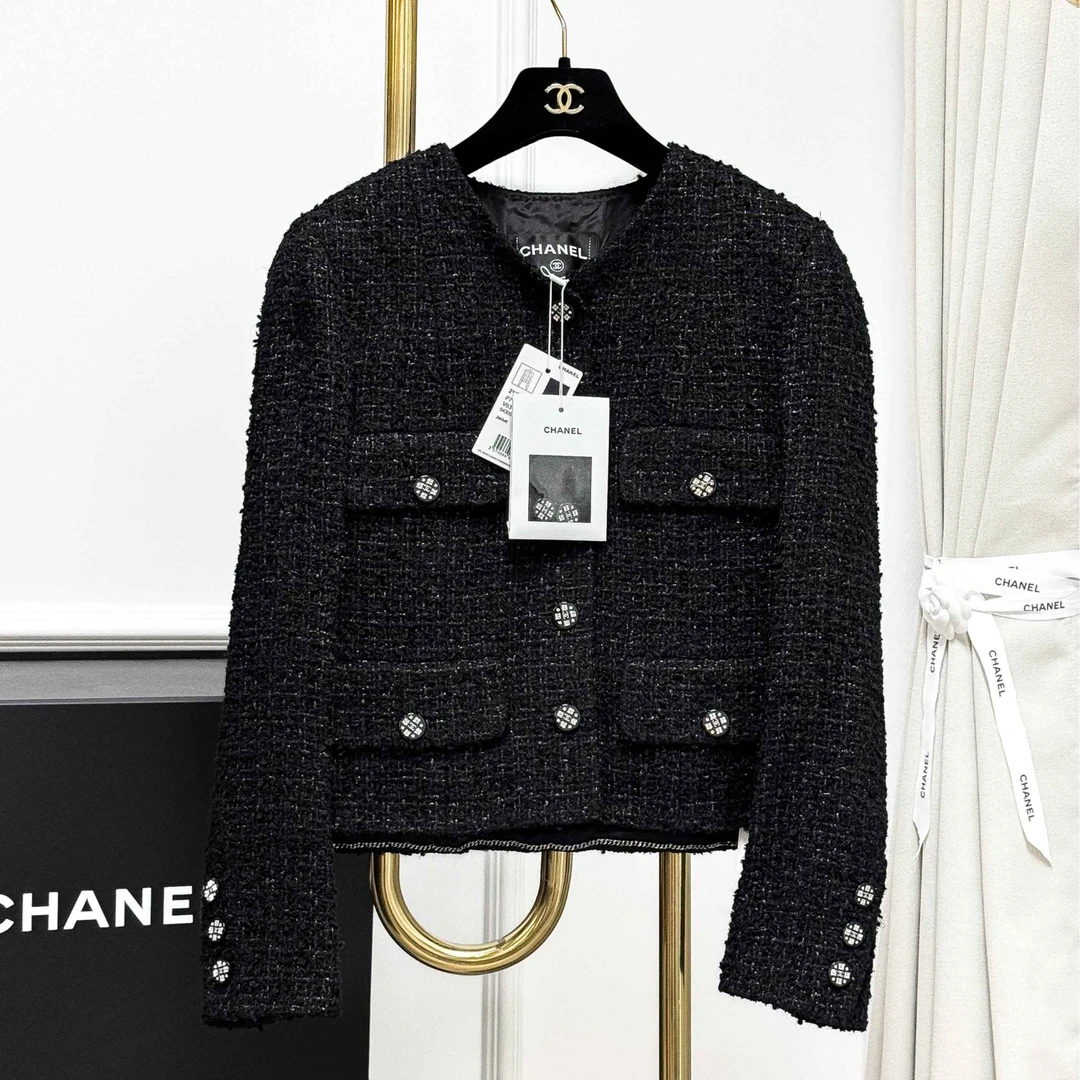 99新 Chanel/香奈儿 38码21K秋冬爆款黑色钻扣经典四口袋外套