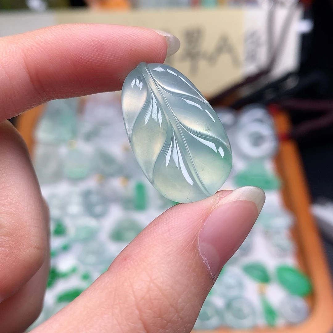 翡翠裸石缅甸天然A货翡翠冰种叶子
