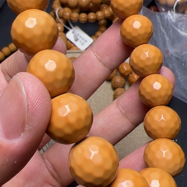 猴头核桃手串看看咯