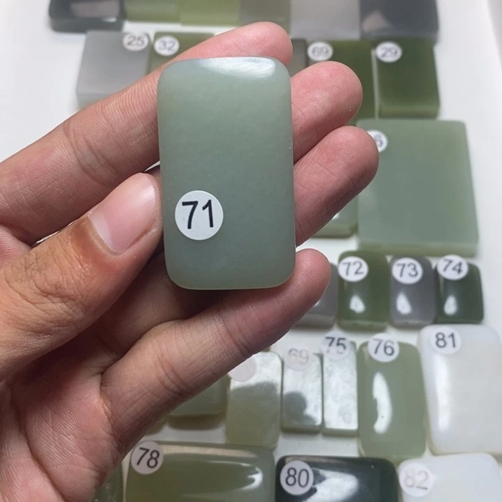 和田玉颈饰未镶嵌中***迹