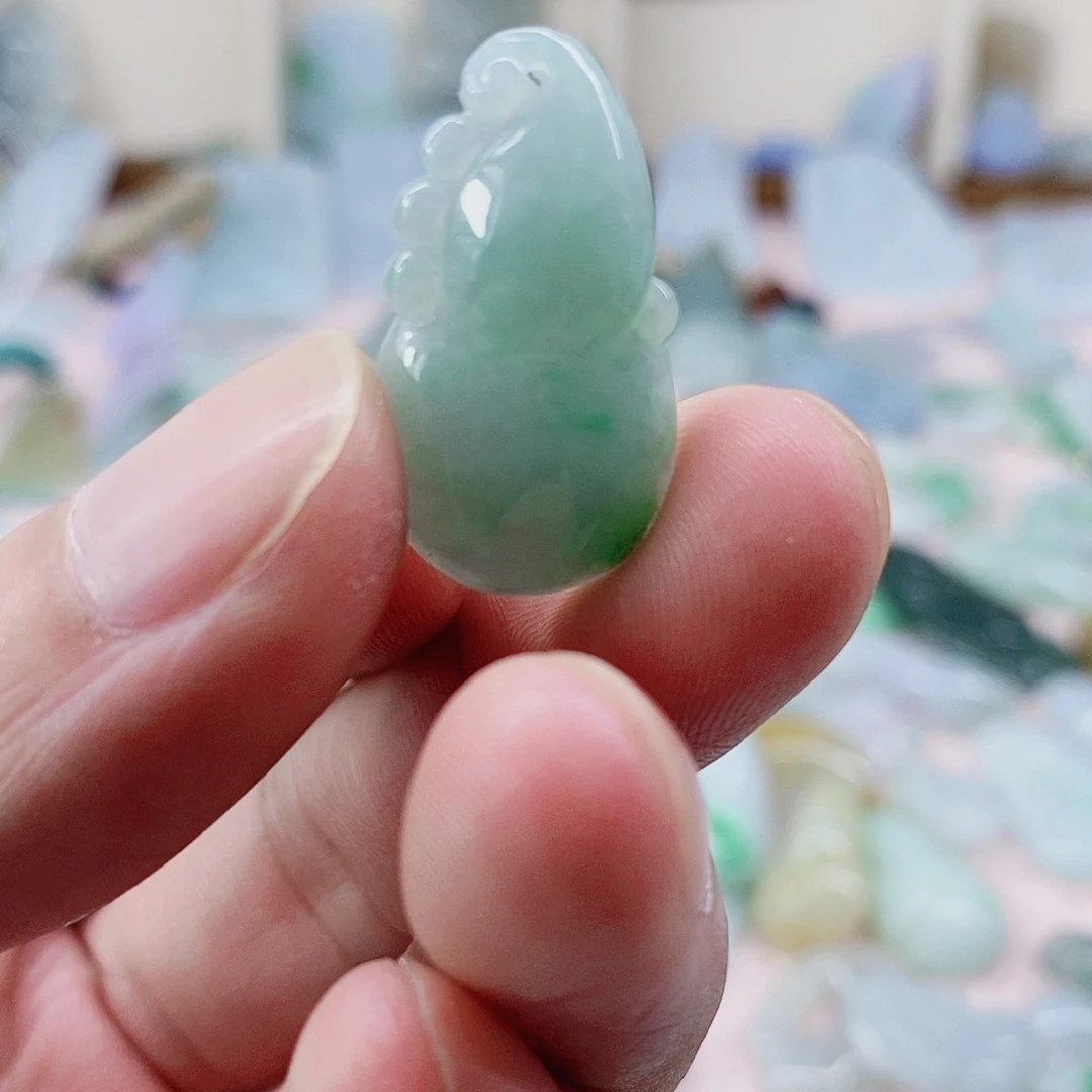 颈饰未镶嵌翡翠天然