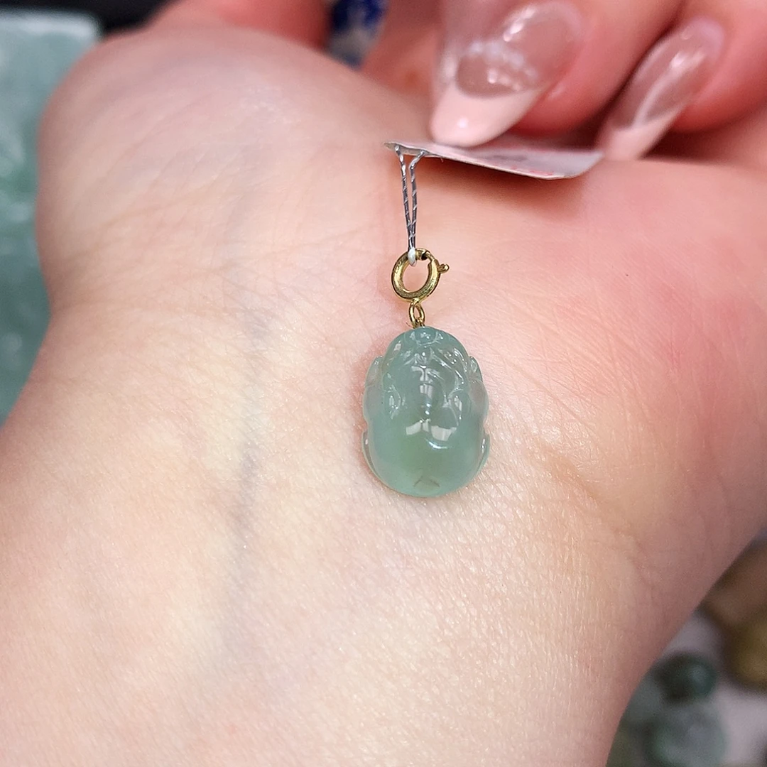 翡翠18K金镶嵌颈饰貔貅