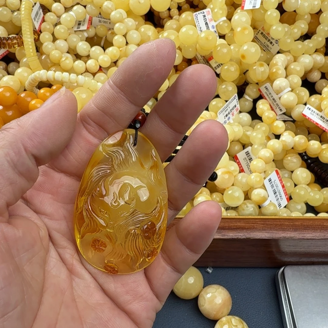 琥珀未镶嵌珠宝奇石