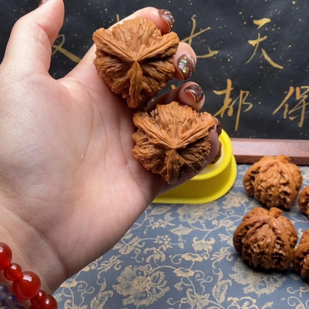 吊坠文玩核桃行**畏